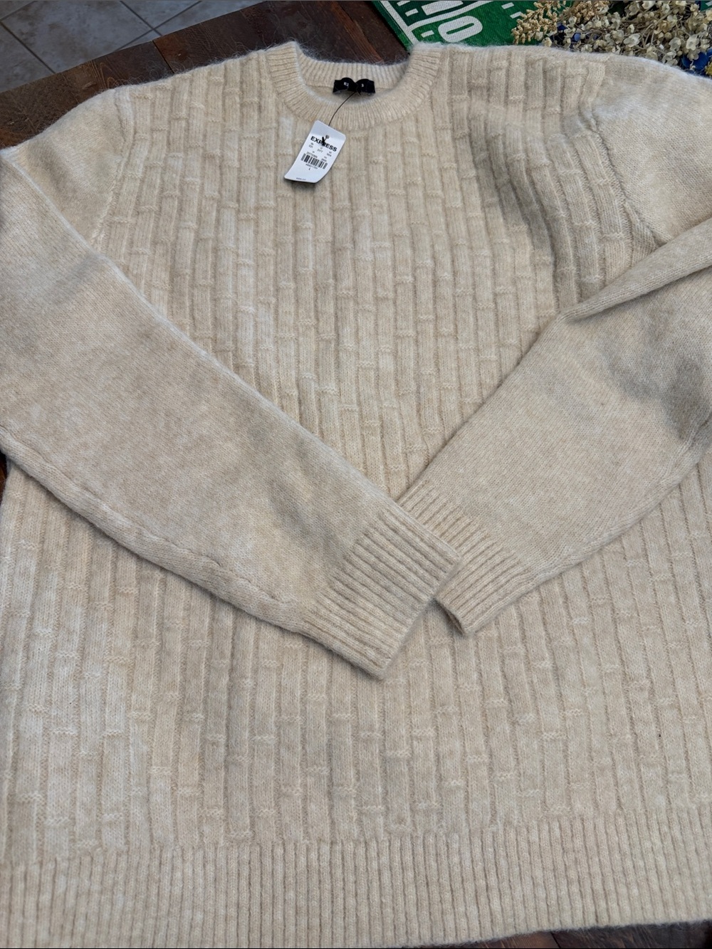 Express Men's Cream Ribbed Crew Neck Sweater NWT Size Large - Picture 3 of 10